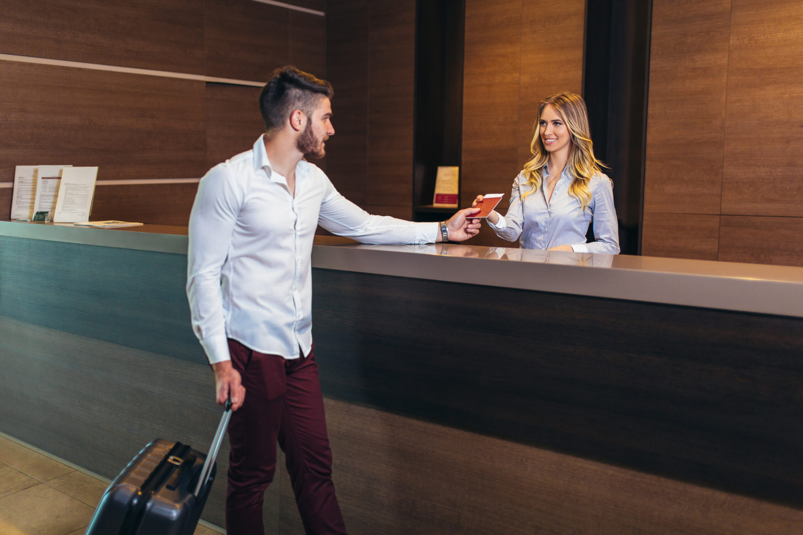 Obsługa hotelowa korzysta ze specjalnego systemu obsługi gości